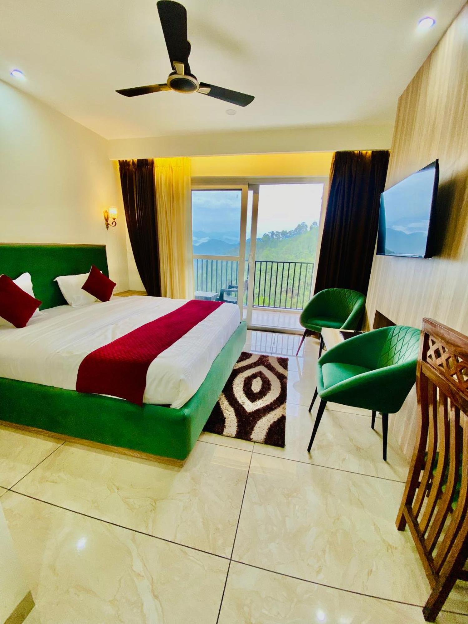 Hotel Pines And Peeks By Tws Hotels Dalhousie Exterior foto